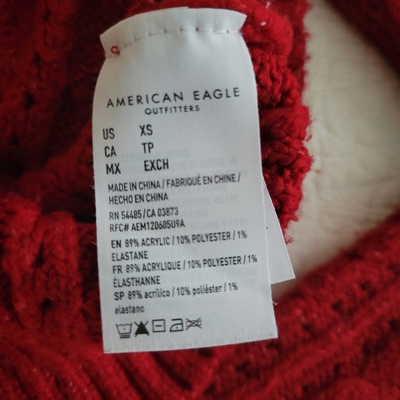 AE Cropped Button-Up Cardi Cable-Knit Red - Picture 7 of 10